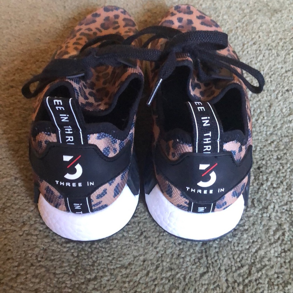 Three In sneakers - Picture 3 of 3